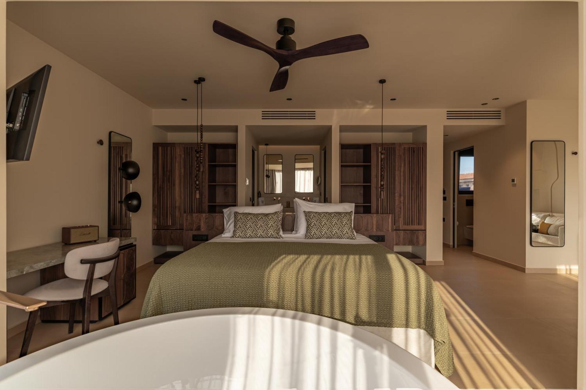 Suite with Spa Bath